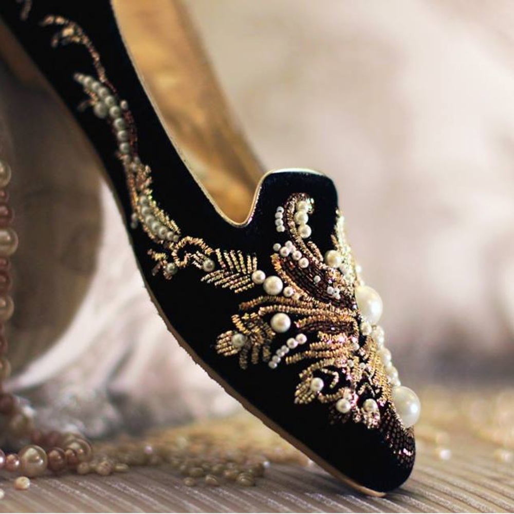 Beautiful custom made embellished luxurious velvet loafers. SIZE 8/7.5